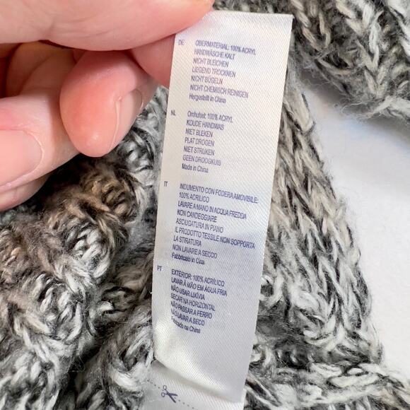 Forever 21 Cable Knit Sweater Woman's S 100% Acrylic Grey & Black w/ Jewel Neck - Picture 6 of 13